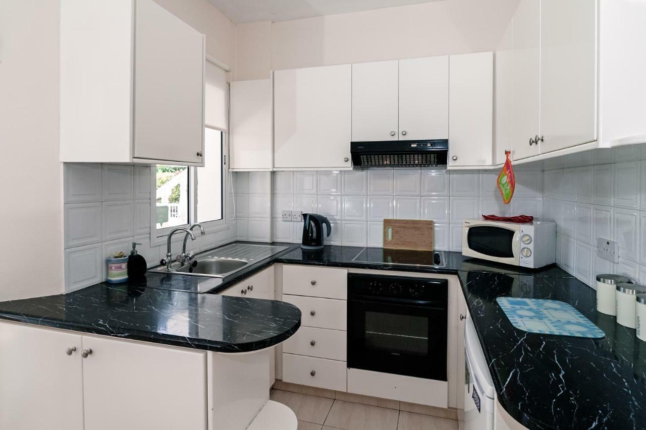 Constantia Gardens Apartments Paphos Exterior photo